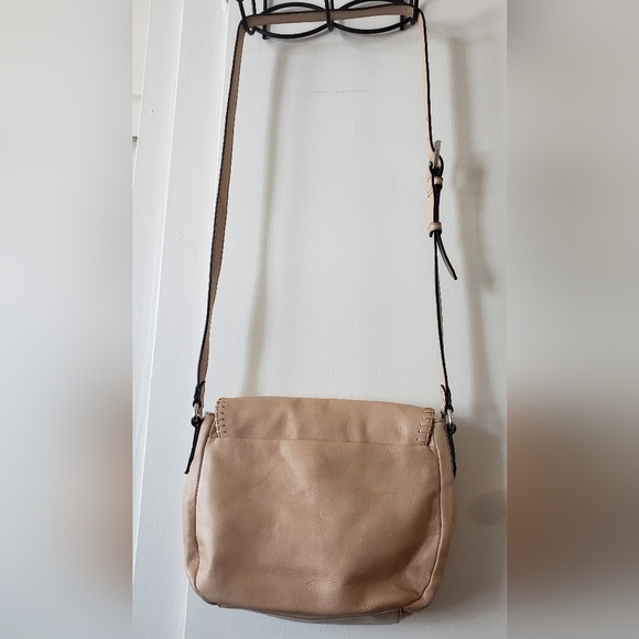 Aimee Kestenberg Tan Flap Saddle Crossbody Shoulder Bag EUC - Picture 8 of 9